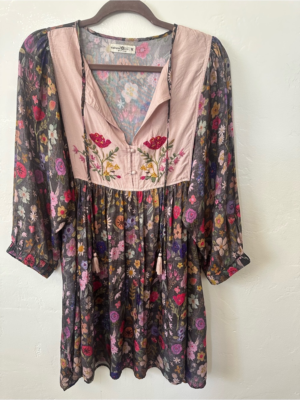 Natural Life Boho Embroidered Puff Sleeve Split Neck Tassel Maxi Dress Medium - Picture 5 of 8